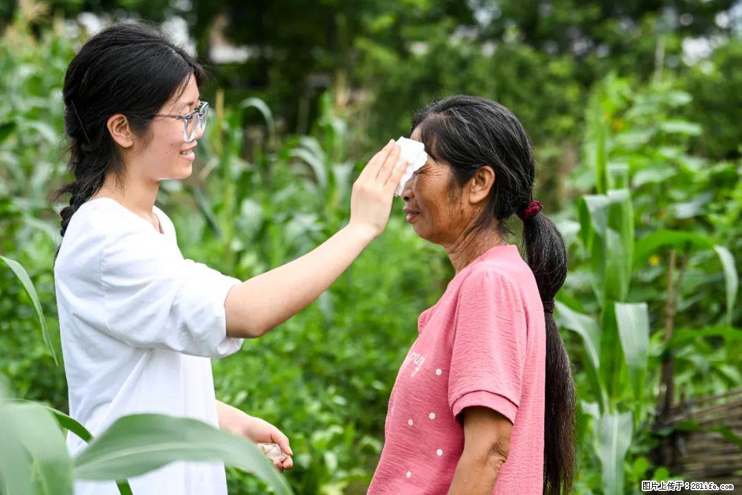 全网追的“扁担女孩”,找了一份暑假工,时薪12元 - 榆林生活资讯 - 榆林28生活网 yl.28life.com